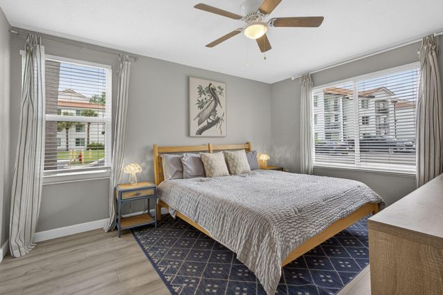 1002 Villa Circle, Boynton Beach, FL 33435
