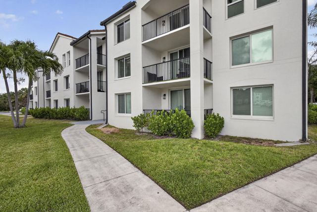 1002 Villa Circle, Boynton Beach, FL 33435