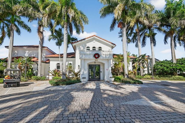 1002 Villa Circle, Boynton Beach, FL 33435