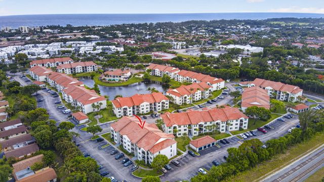 1002 Villa Circle, Boynton Beach, FL 33435