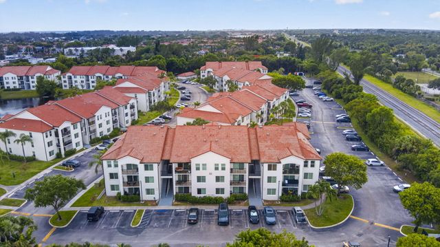 1002 Villa Circle, Boynton Beach, FL 33435