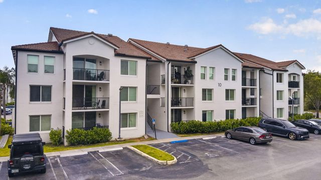 1002 Villa Circle, Boynton Beach, FL 33435
