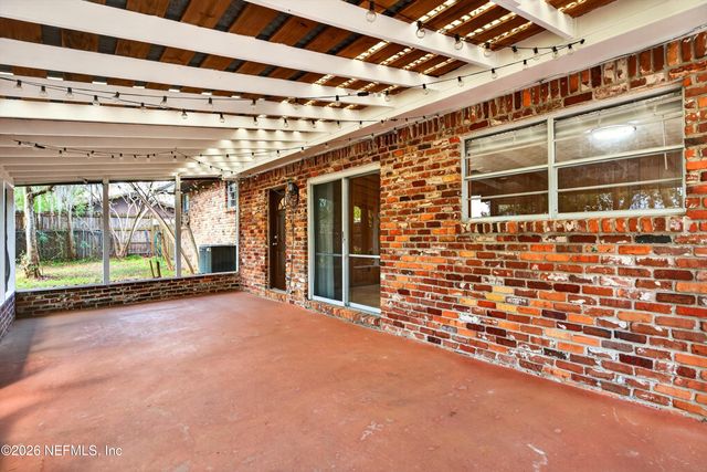 2750 CEDARCREST Drive, Orange Park, FL 32073