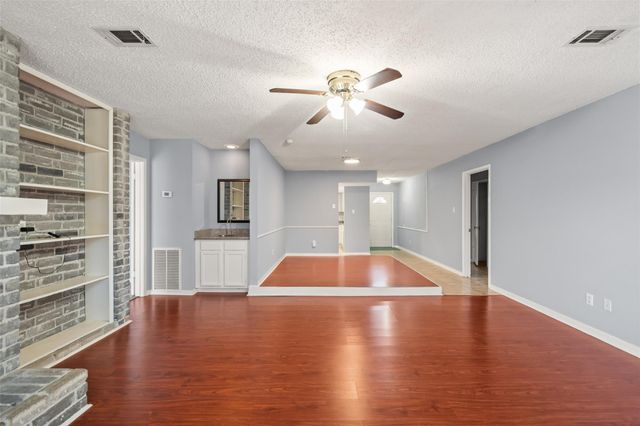 6930 Maple Fox Drive, Humble, TX 77338