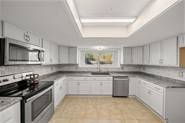 6930 Maple Fox Drive, Humble, TX 77338