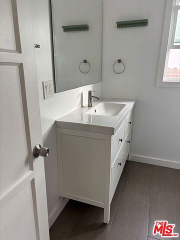 4162 Commonwealth Avenue, Culver City, CA 90232