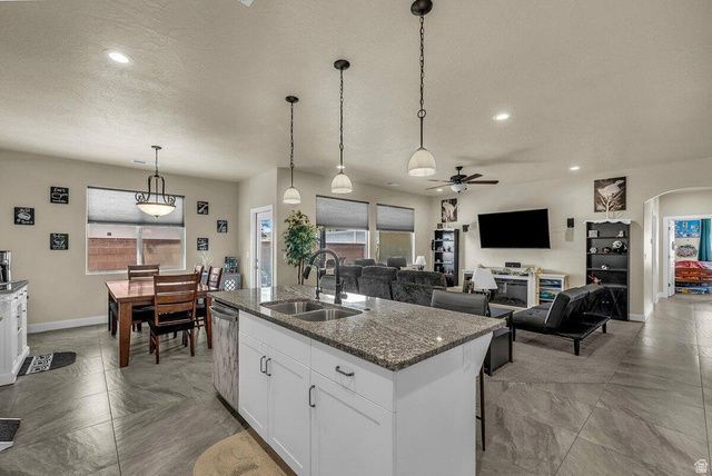 559 N SARAH LN, Hurricane, UT 84737