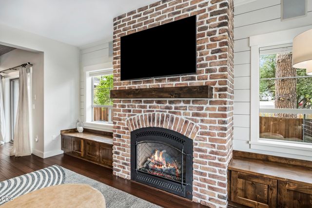 454 NE Burnside Avenue, Bend, OR 97701