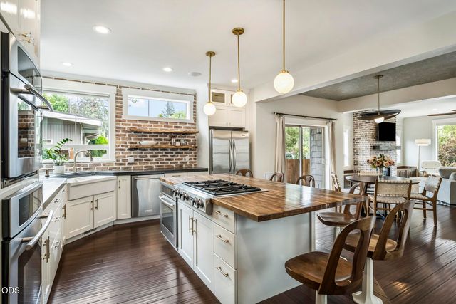 454 NE Burnside Avenue, Bend, OR 97701