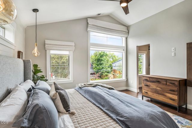 454 NE Burnside Avenue, Bend, OR 97701