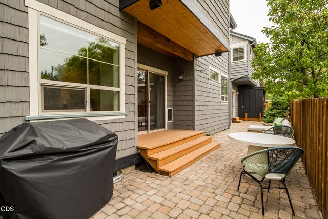454 NE Burnside Avenue, Bend, OR 97701