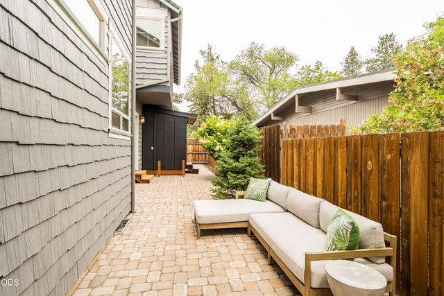 454 NE Burnside Avenue, Bend, OR 97701