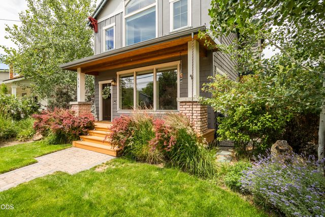 454 NE Burnside Avenue, Bend, OR 97701