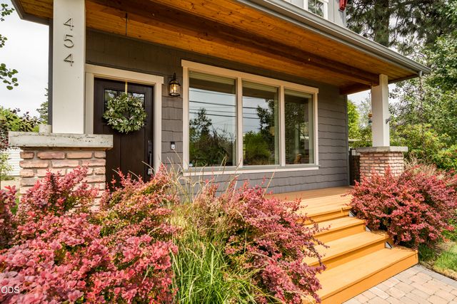 454 NE Burnside Avenue, Bend, OR 97701