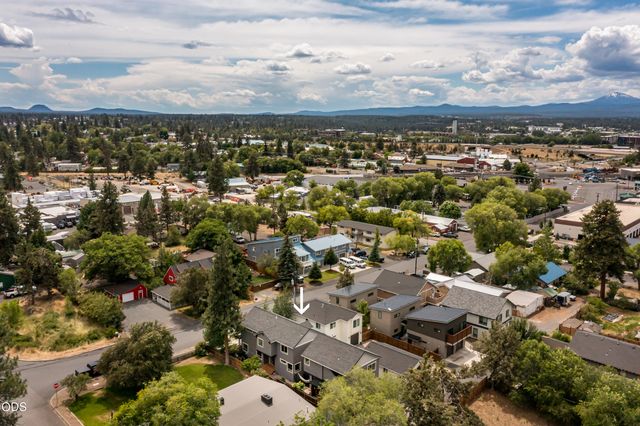454 NE Burnside Avenue, Bend, OR 97701