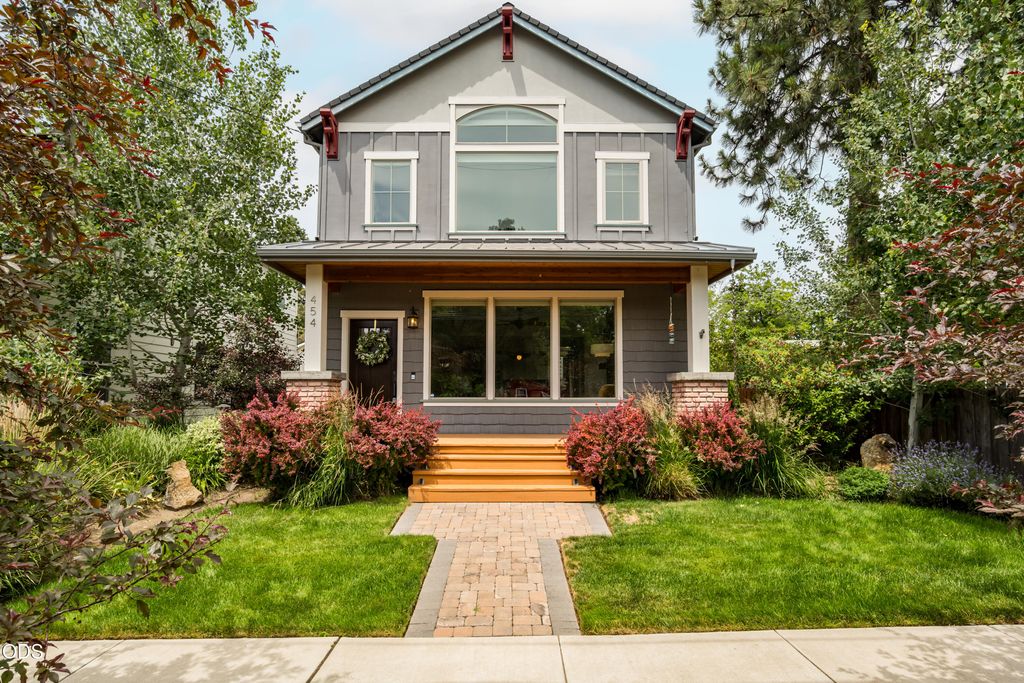454 NE Burnside Avenue, Bend, OR 97701