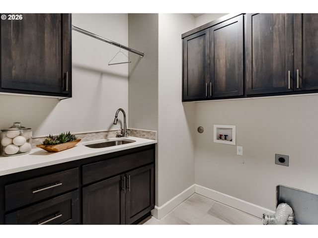 3550 MOUNTAIN QUAIL Ln, Eugene, OR 97405