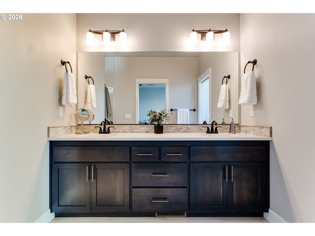 3550 MOUNTAIN QUAIL Ln, Eugene, OR 97405
