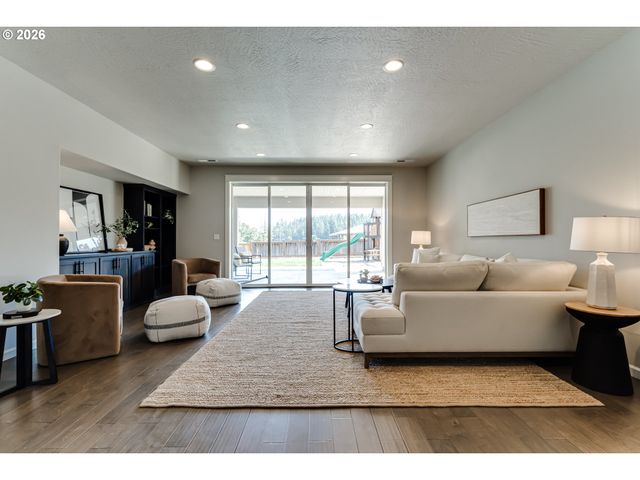 3550 MOUNTAIN QUAIL Ln, Eugene, OR 97405