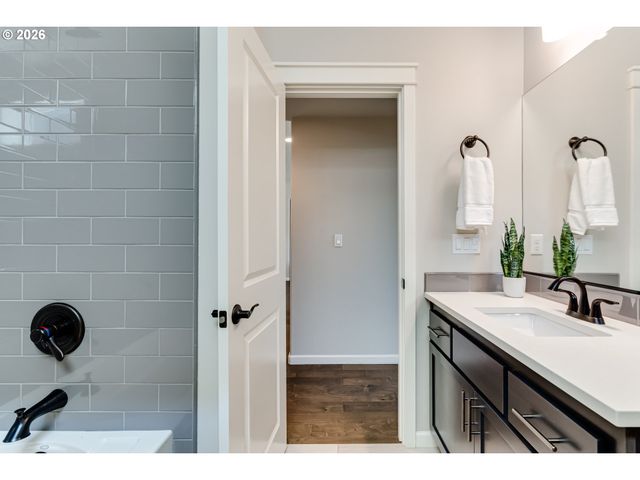 3550 MOUNTAIN QUAIL Ln, Eugene, OR 97405