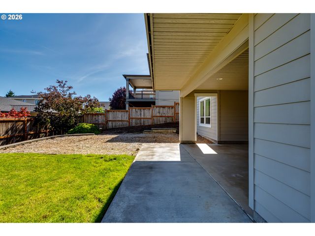 3550 MOUNTAIN QUAIL Ln, Eugene, OR 97405