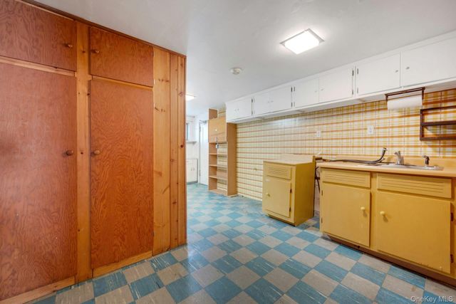 37 Fowler Avenue, Yonkers, NY 10701