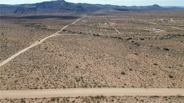 4.76 W Agate Street, Golden Valley, AZ 86413