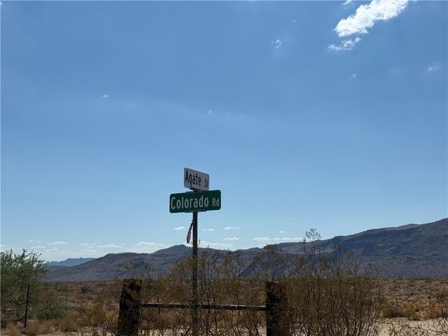 4.76 W Agate Street, Golden Valley, AZ 86413