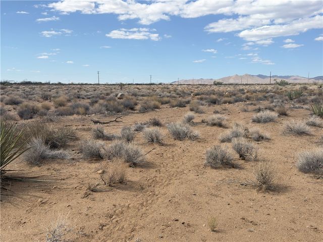 4.76 W Agate Street, Golden Valley, AZ 86413