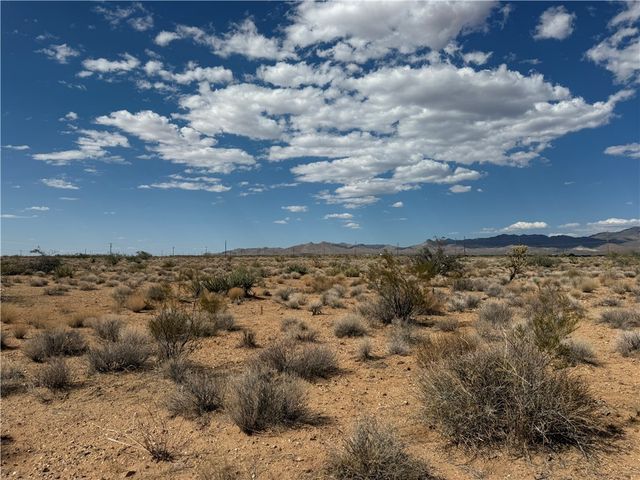 4.76 W Agate Street, Golden Valley, AZ 86413