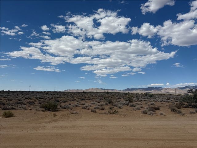 4.76 W Agate Street, Golden Valley, AZ 86413