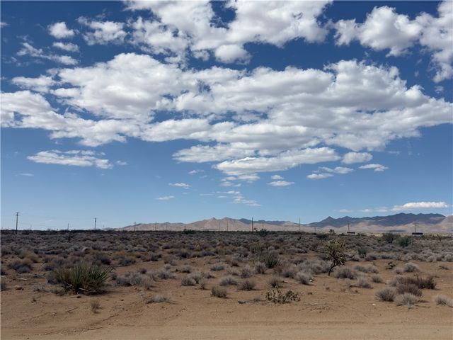 4.76 W Agate Street, Golden Valley, AZ 86413