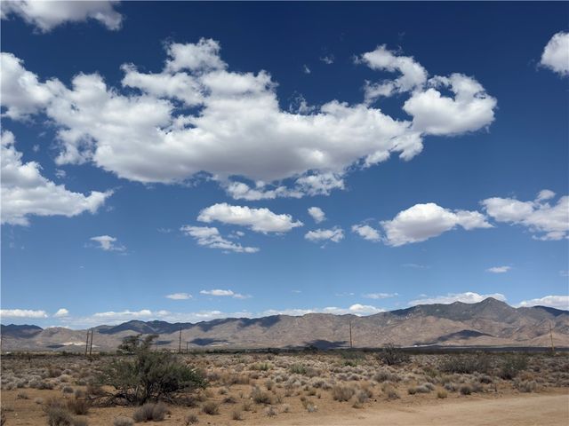 4.76 W Agate Street, Golden Valley, AZ 86413