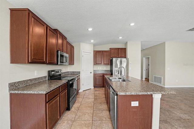 10103 BERRYESSA AVENUE, Riverview, FL 33578