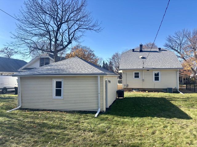 542 N 61st STREET, Wauwatosa, WI 53213