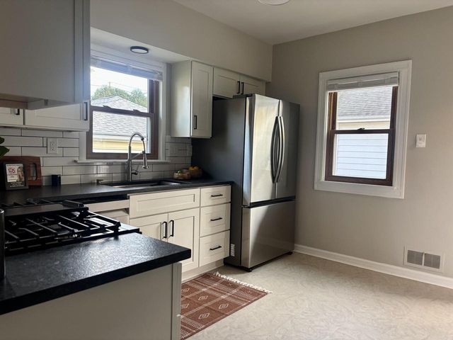 542 N 61st STREET, Wauwatosa, WI 53213