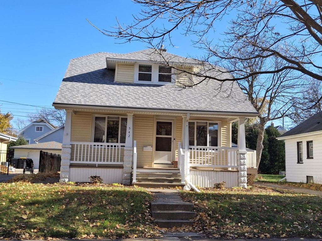 542 N 61st STREET, Wauwatosa, WI 53213