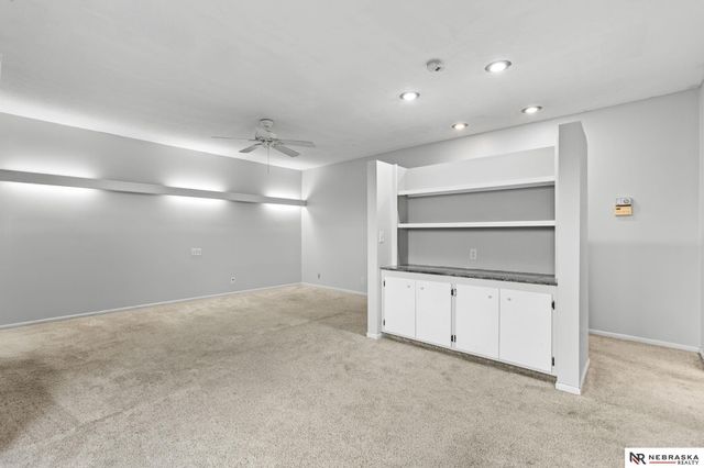 821 N 121st Street, Omaha, NE 68154