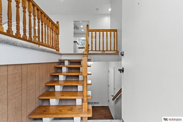 821 N 121st Street, Omaha, NE 68154