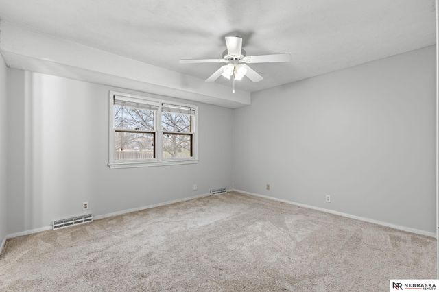 821 N 121st Street, Omaha, NE 68154