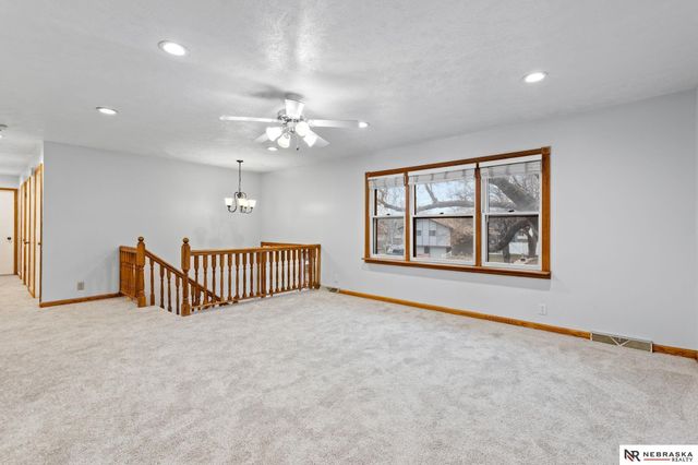 821 N 121st Street, Omaha, NE 68154