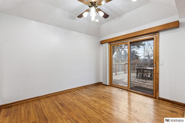 821 N 121st Street, Omaha, NE 68154