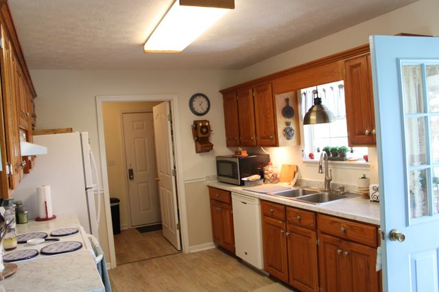 1471 Tom Grissom Rd, Morrison, TN 37357