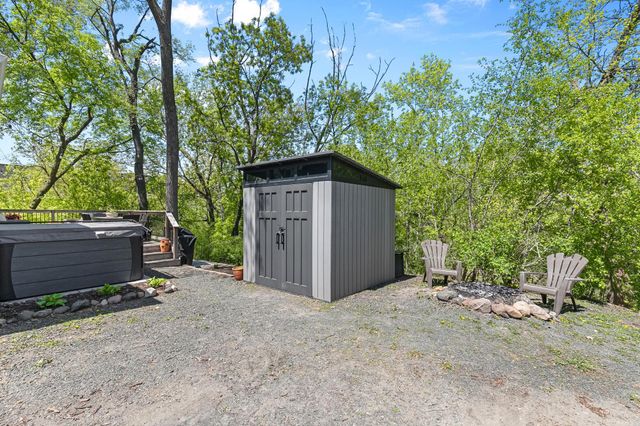 1221 County Road D E, Vadnais Heights, MN 55109