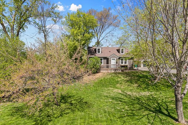 1221 County Road D E, Vadnais Heights, MN 55109
