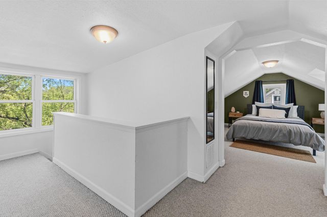 1221 County Road D E, Vadnais Heights, MN 55109