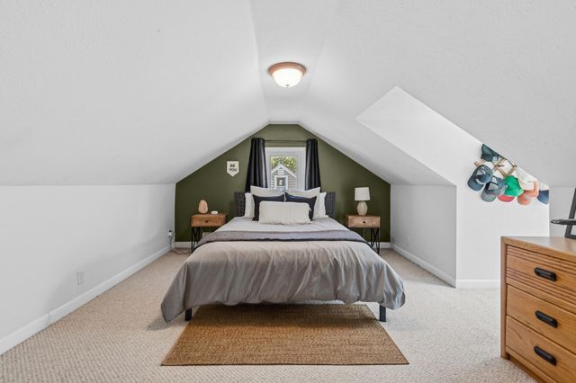 1221 County Road D E, Vadnais Heights, MN 55109