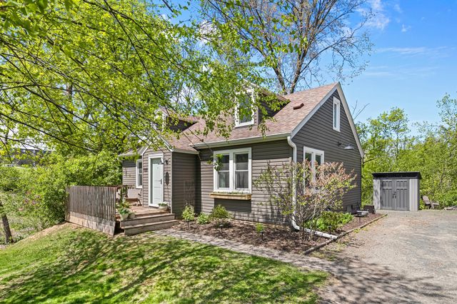 1221 County Road D E, Vadnais Heights, MN 55109