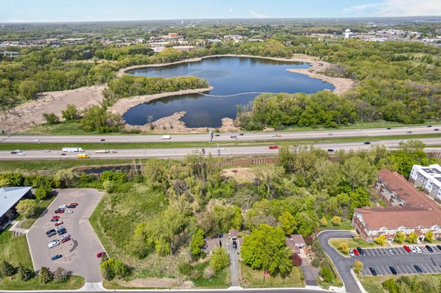 1221 County Road D E, Vadnais Heights, MN 55109