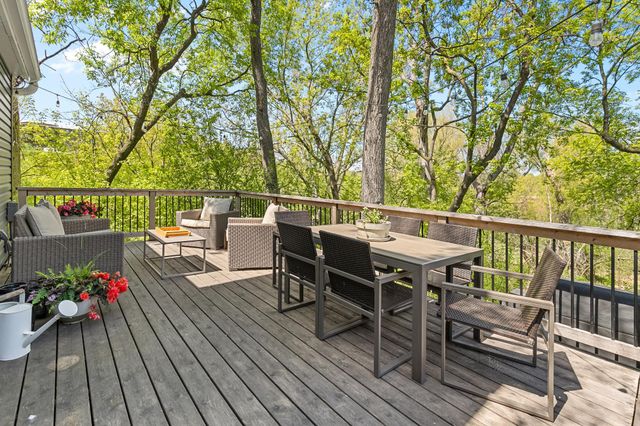 1221 County Road D E, Vadnais Heights, MN 55109